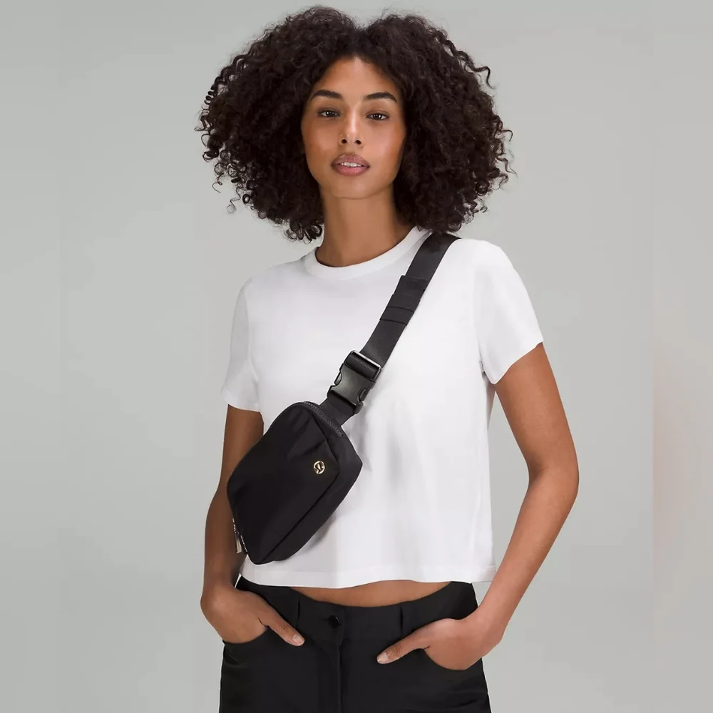 lululemon athletica | Bags | Lululemon Everywhere Bag Blackgold | Poshmark lululemon athletica | Bags | Lululemon Everywhere Bag Blackgold | Poshmark